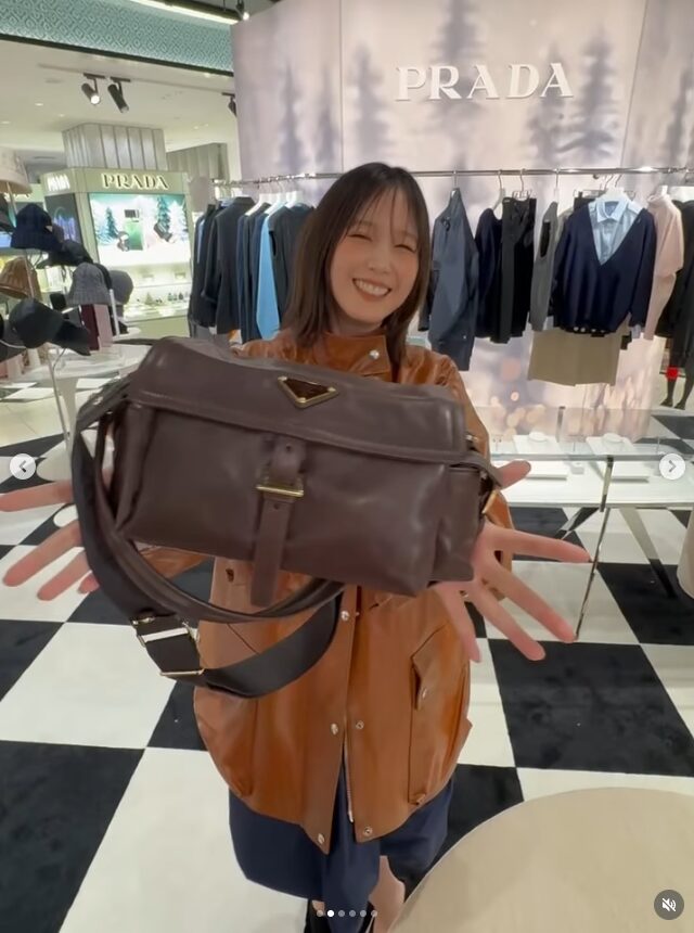 【はぁ♡】本田翼のプラダのショルダーバッグが気になる!調査してみた!