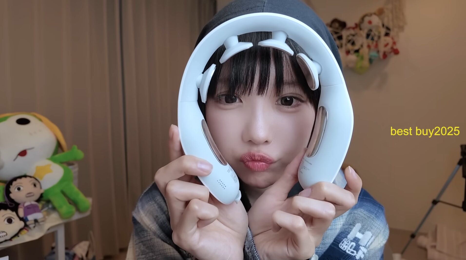 あのちゃん絶賛のネックウォーマーEMSはコレだ！